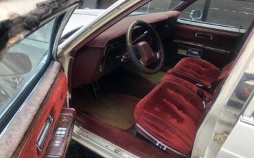 Oldsmobile-98-regency-1984-white-5