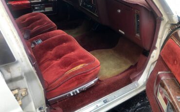 Oldsmobile-98-regency-1984-white-6