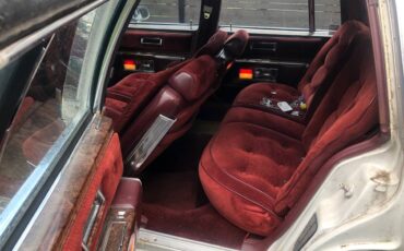 Oldsmobile-98-regency-1984-white-8