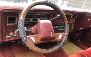 Oldsmobile-98-regency-1984-white-9