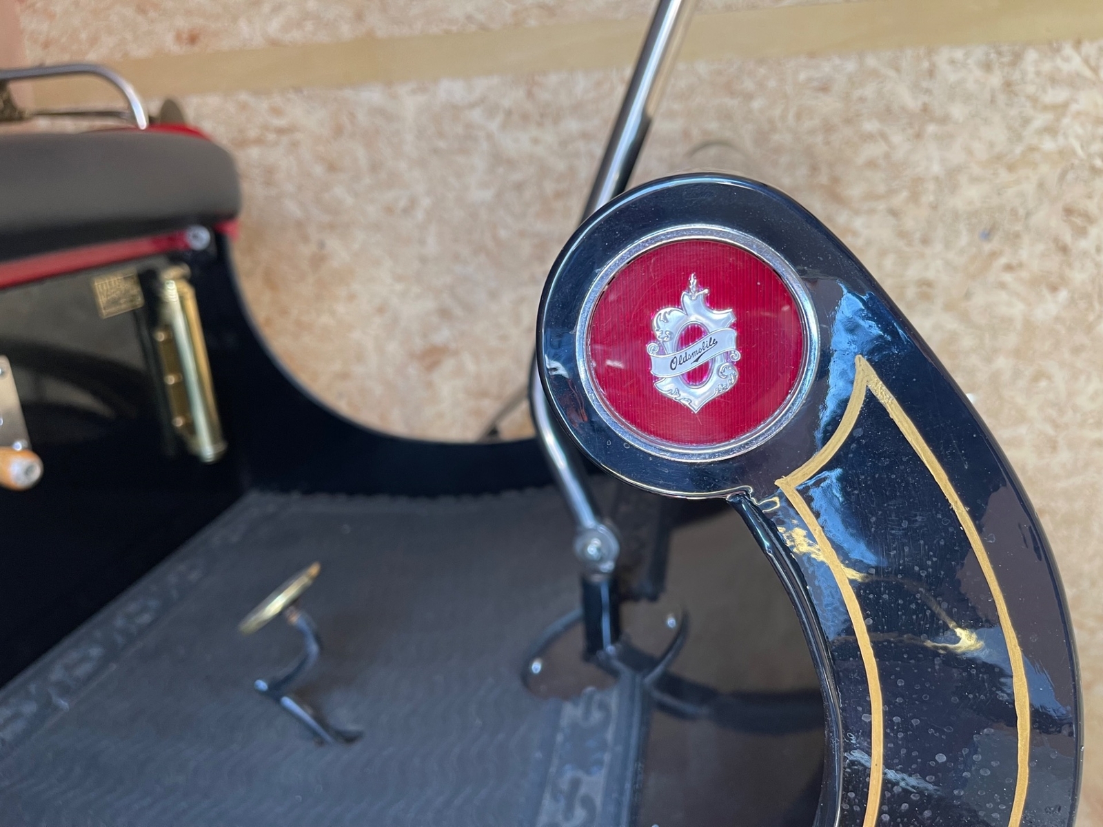 Oldsmobile-Curved-Dash-1901-30