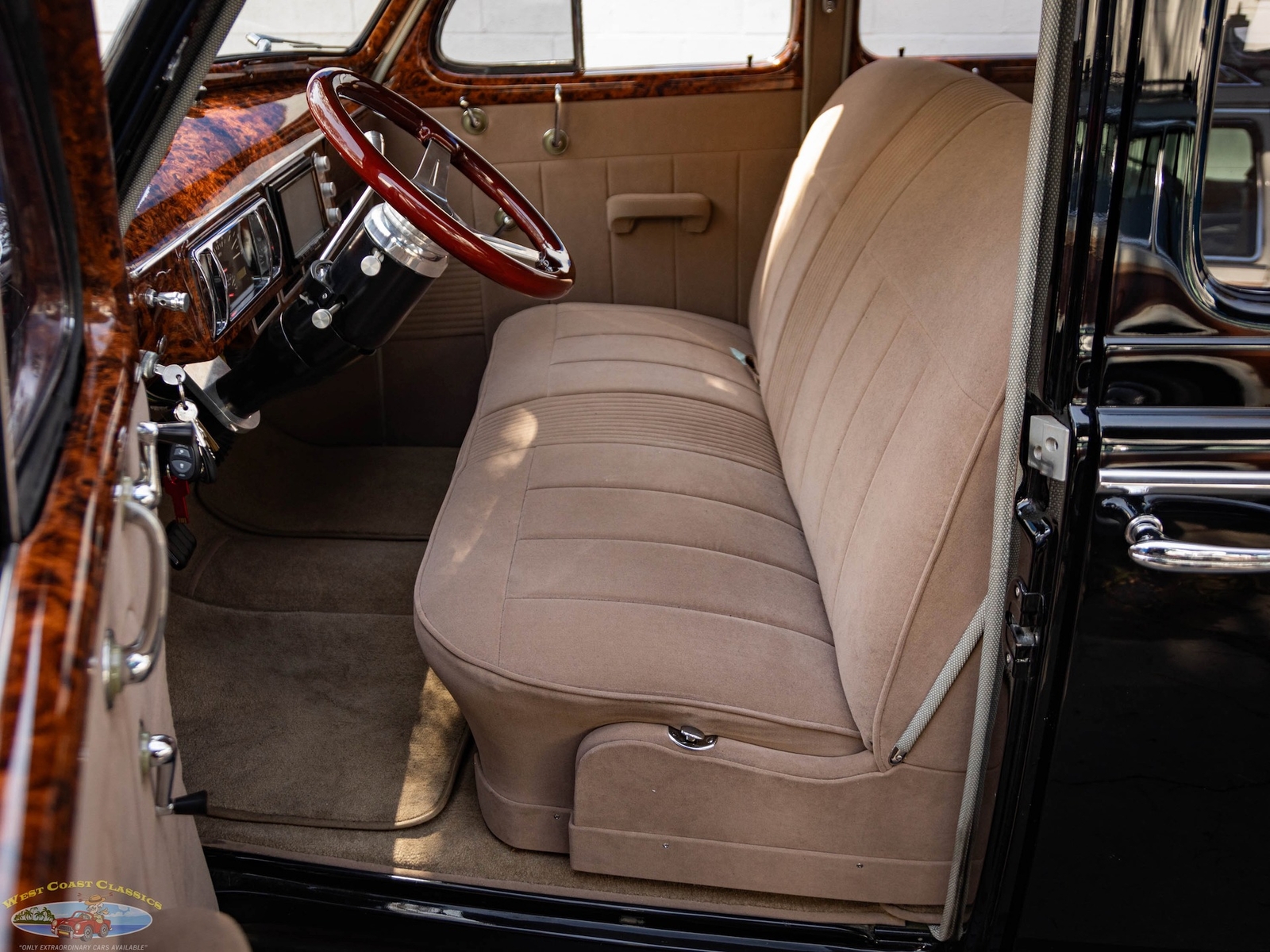 Oldsmobile-Custom-LS3-V8-Model-F38-Touring-1938-4-Door-Sedan-29