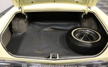 Oldsmobile-Cutlass-1967-Cameo-White-Black-41
