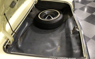 Oldsmobile-Cutlass-1967-Cameo-White-Black-42