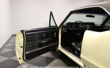 Oldsmobile-Cutlass-1967-Cameo-White-Black-43