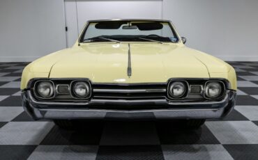 Oldsmobile-Cutlass-1967-Convertible-2