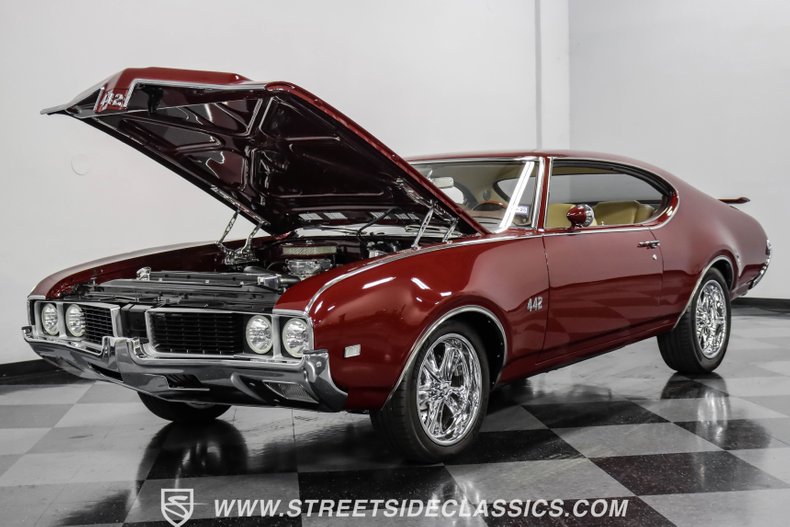 Oldsmobile-Cutlass-1969-Burgundy-Metallic-Cream-34