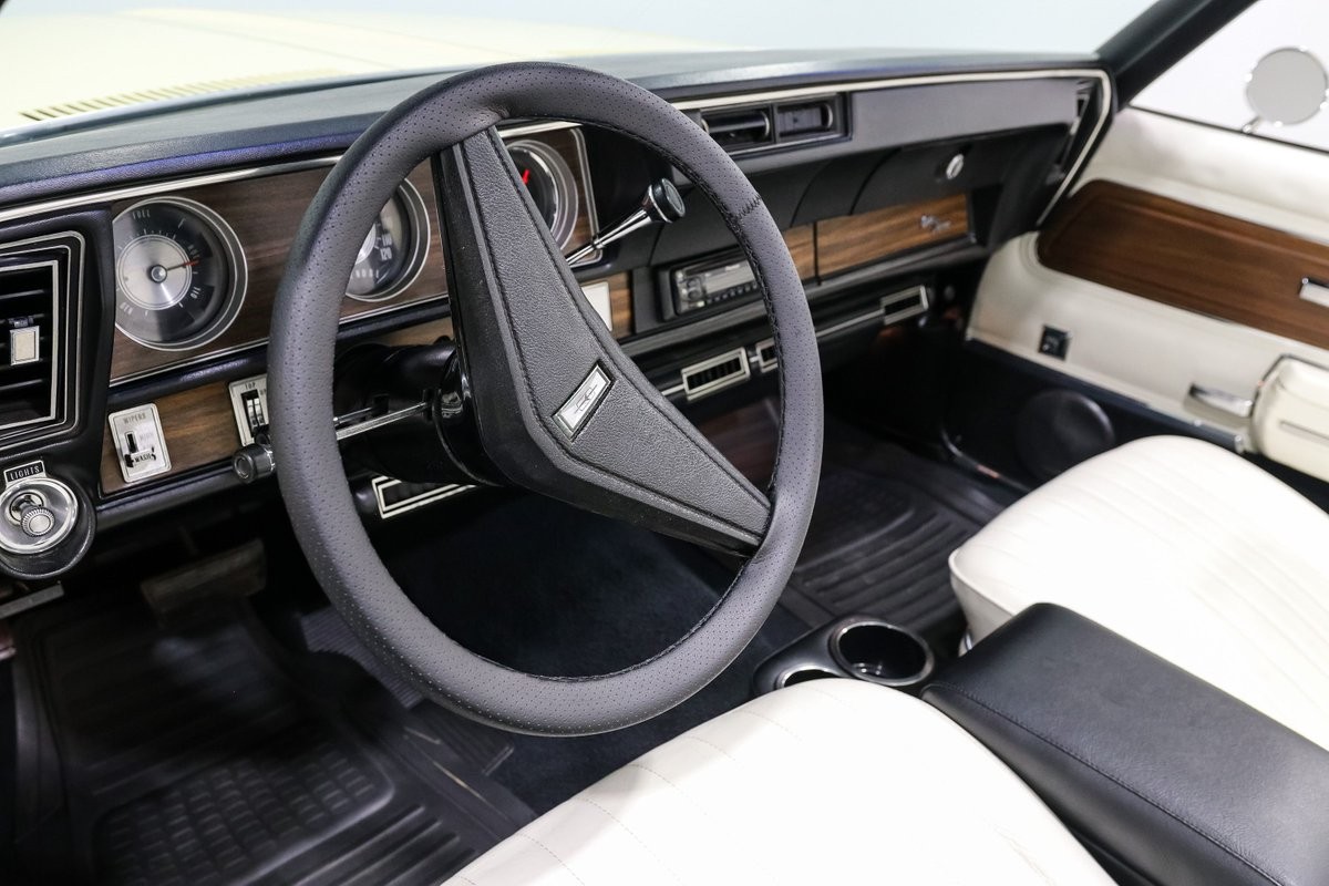 Oldsmobile-Cutlass-1972-Convertible-17