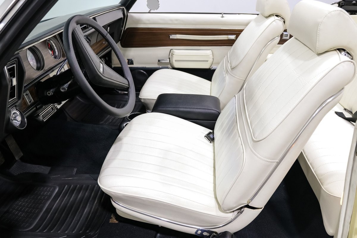 Oldsmobile-Cutlass-1972-Convertible-18