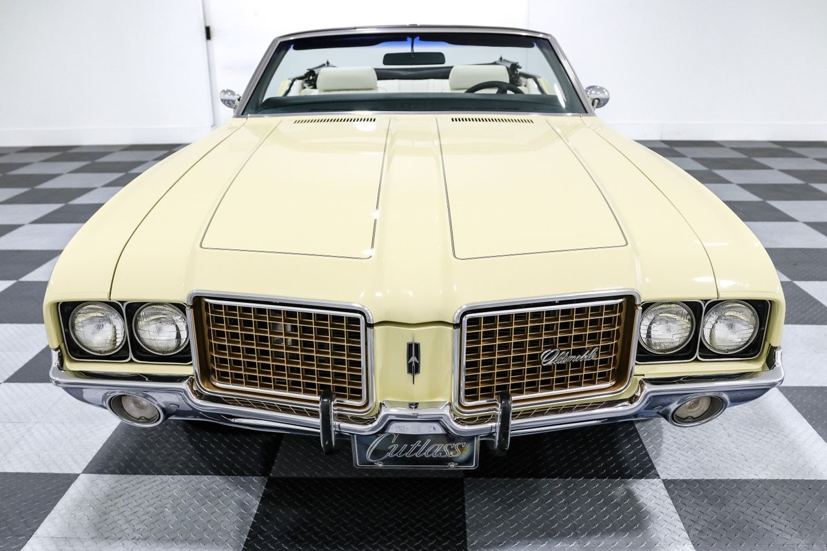 Oldsmobile-Cutlass-1972-Convertible-2