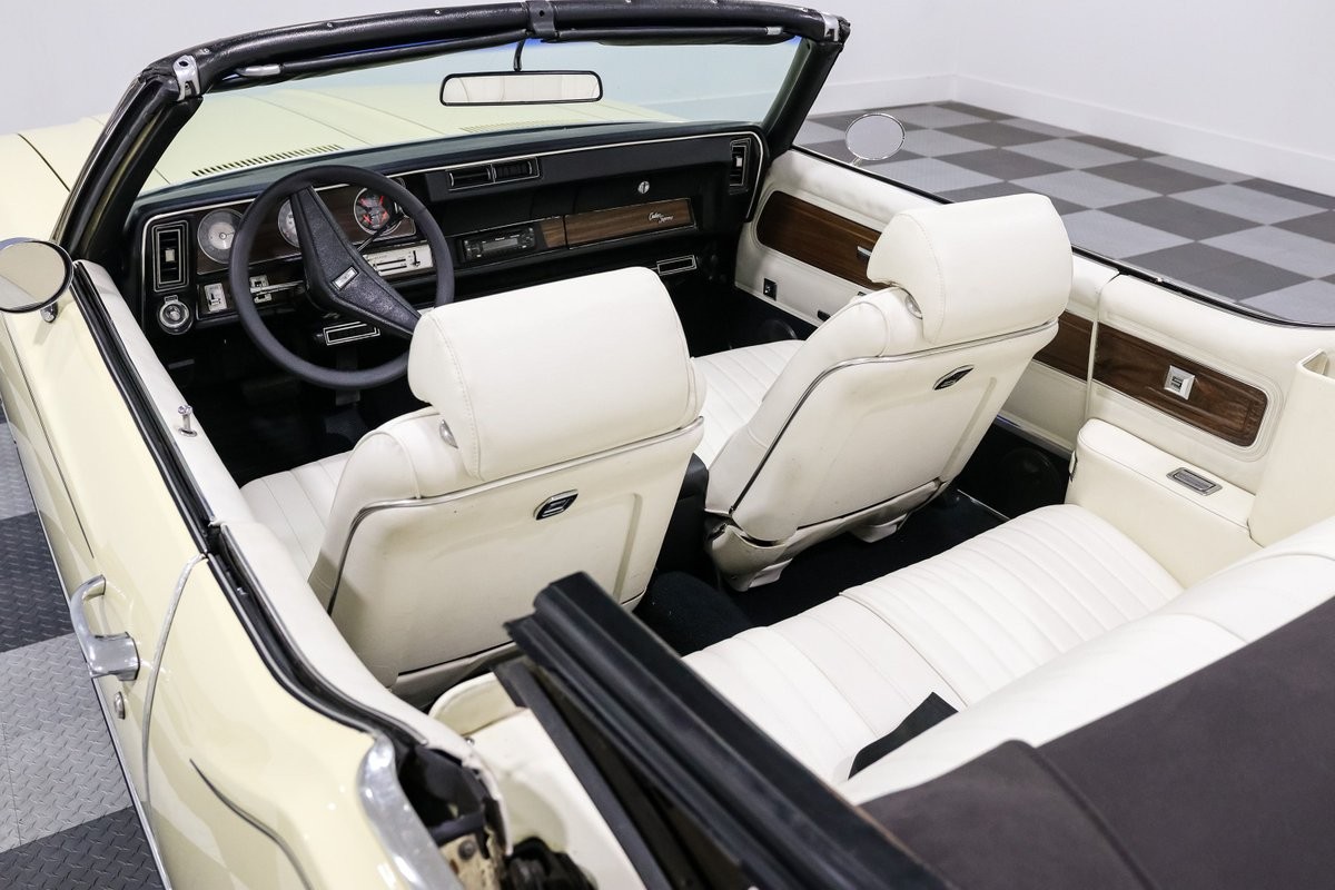 Oldsmobile-Cutlass-1972-Convertible-25