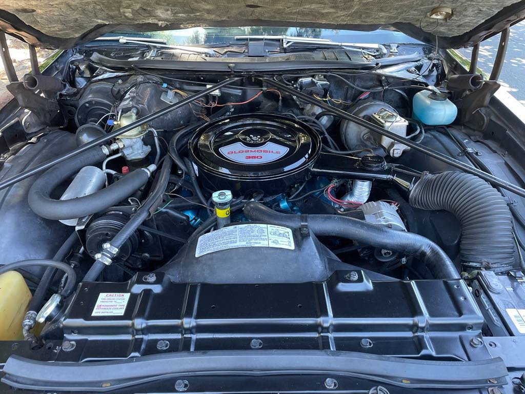 Oldsmobile-Cutlass-1975-Coupe-16