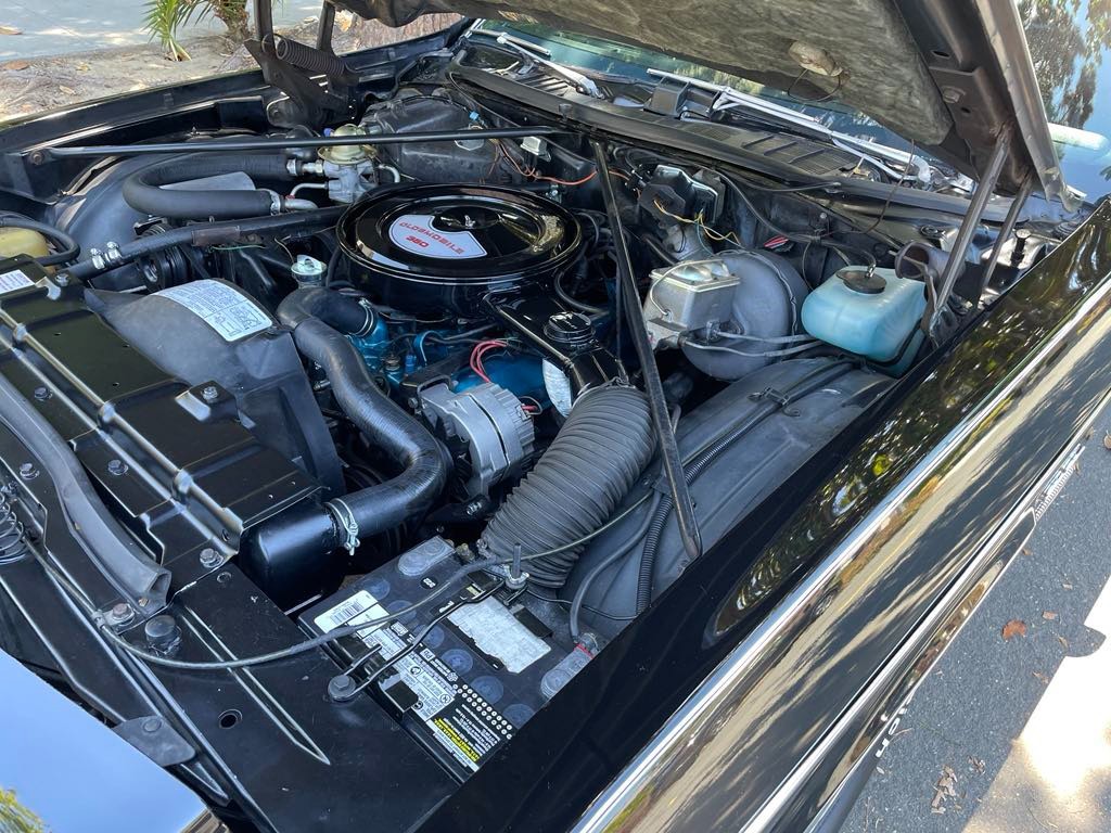 Oldsmobile-Cutlass-1975-Coupe-18