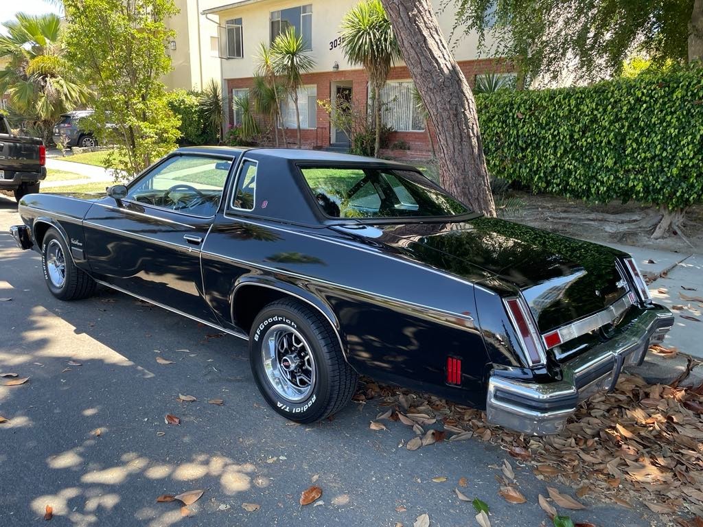 Oldsmobile-Cutlass-1975-Coupe-2