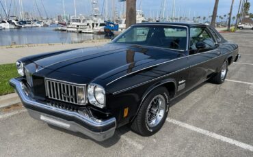 Oldsmobile-Cutlass-1975-Coupe-30