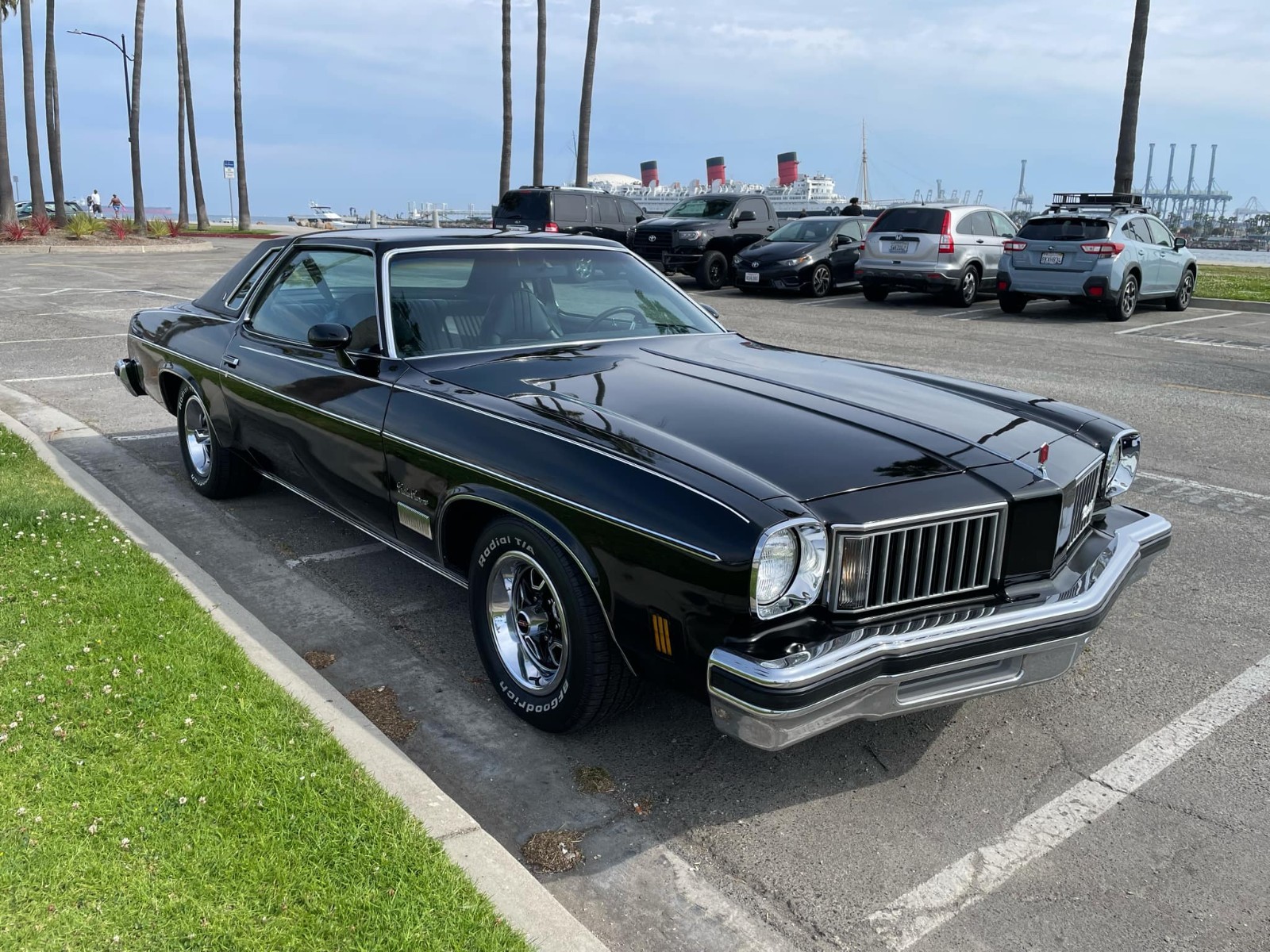 Oldsmobile-Cutlass-1975-Coupe-31