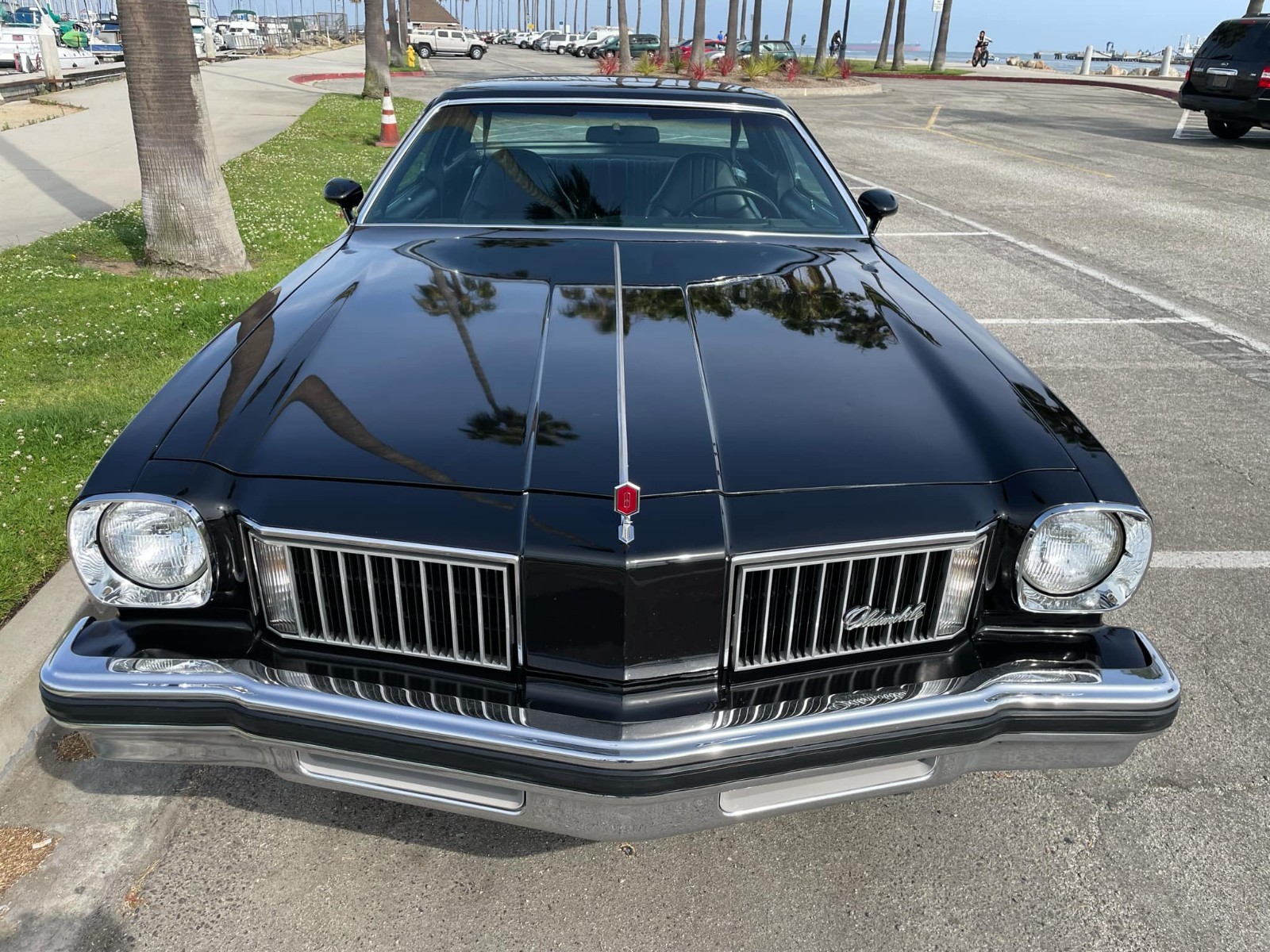 Oldsmobile-Cutlass-1975-Coupe-34
