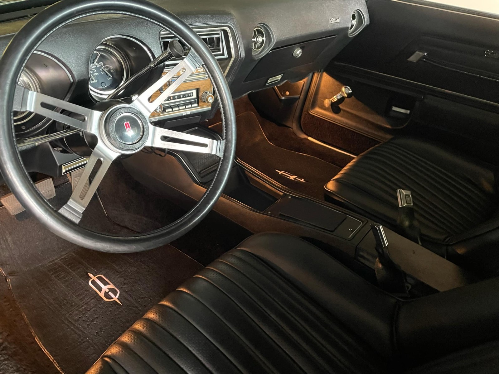 Oldsmobile-Cutlass-1975-Coupe-6