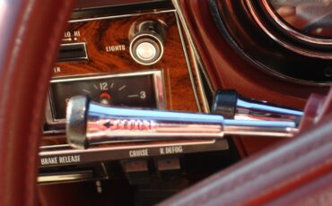 Oldsmobile-Cutlass-1976-Coupe-15