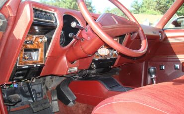 Oldsmobile-Cutlass-1976-Coupe-16