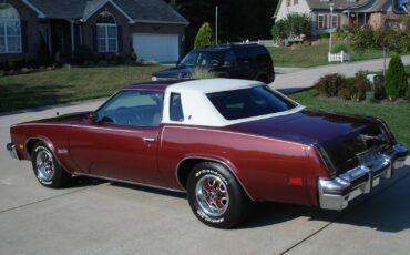 Oldsmobile-Cutlass-1976-Coupe-3