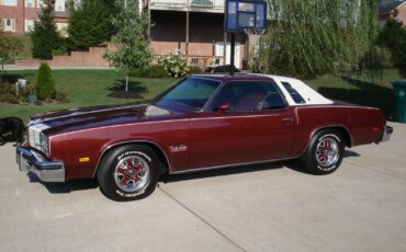 Oldsmobile-Cutlass-1976-Coupe