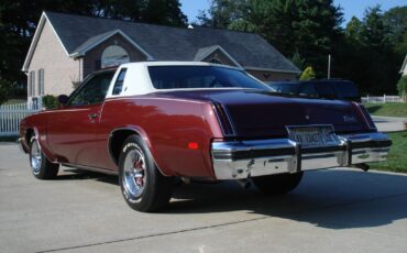 Oldsmobile-Cutlass-1976-Coupe-4
