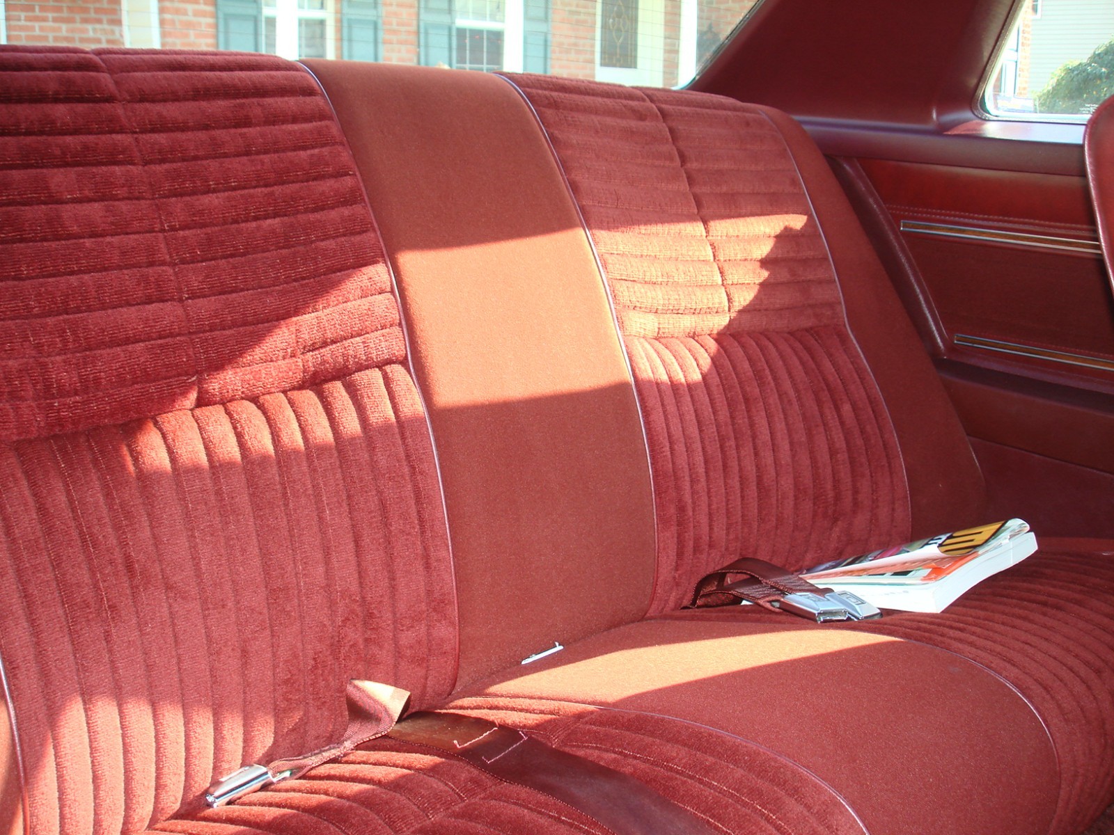 Oldsmobile-Cutlass-1976-Coupe-7