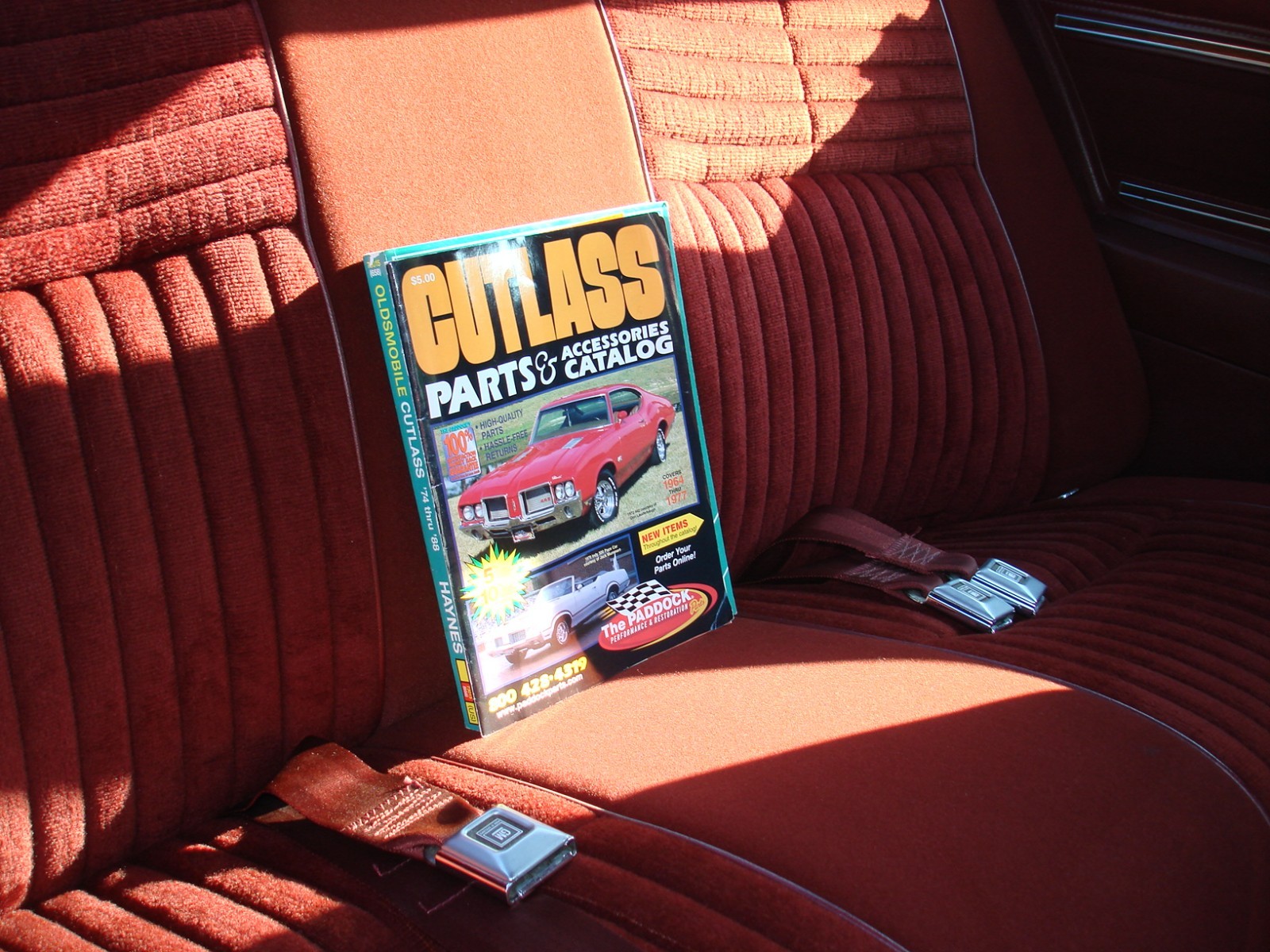 Oldsmobile-Cutlass-1976-Coupe-8