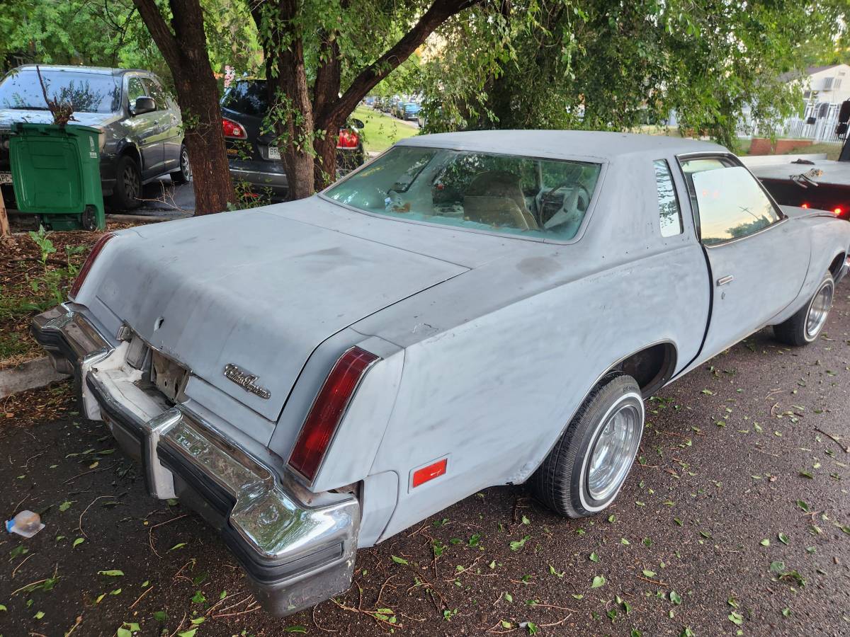 Oldsmobile-Cutlass-1976-custom