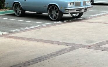 Oldsmobile-Cutlass-1977-Blue-2