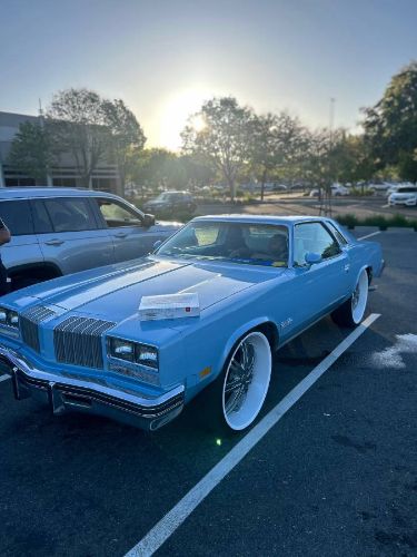 Oldsmobile-Cutlass-1977-Blue