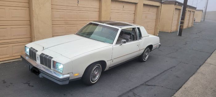Oldsmobile-Cutlass-1978-White-15