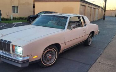 Oldsmobile-Cutlass-1978-White-2