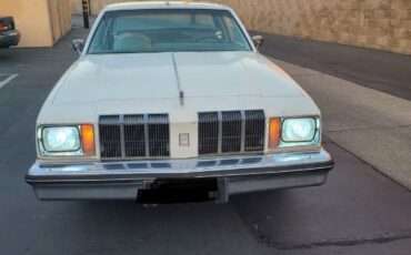 Oldsmobile-Cutlass-1978-White-3