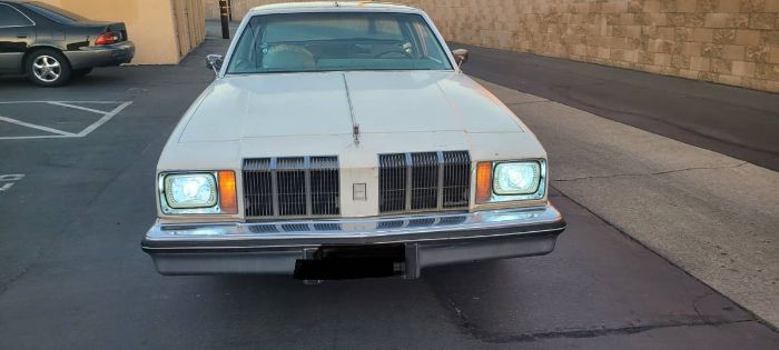 Oldsmobile-Cutlass-1978-White-3