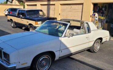 Oldsmobile-Cutlass-1978-White-4
