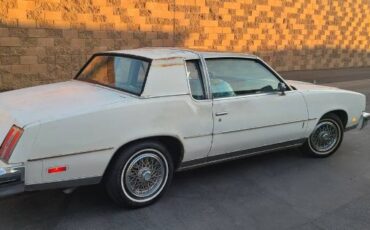 Oldsmobile-Cutlass-1978-White-5