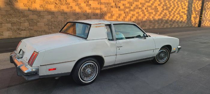 Oldsmobile-Cutlass-1978-White-5