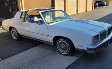 Oldsmobile-Cutlass-1978-White-6