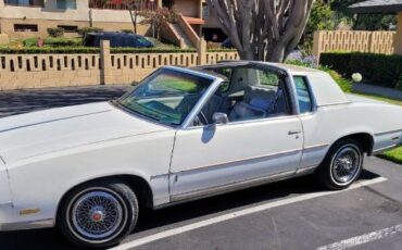 Oldsmobile-Cutlass-1978-White-7