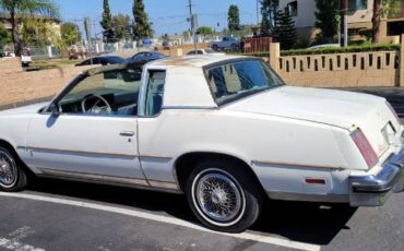 Oldsmobile-Cutlass-1978-White-8