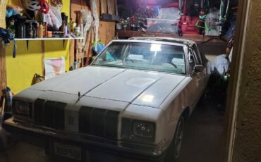 Oldsmobile-Cutlass-1978-White-9