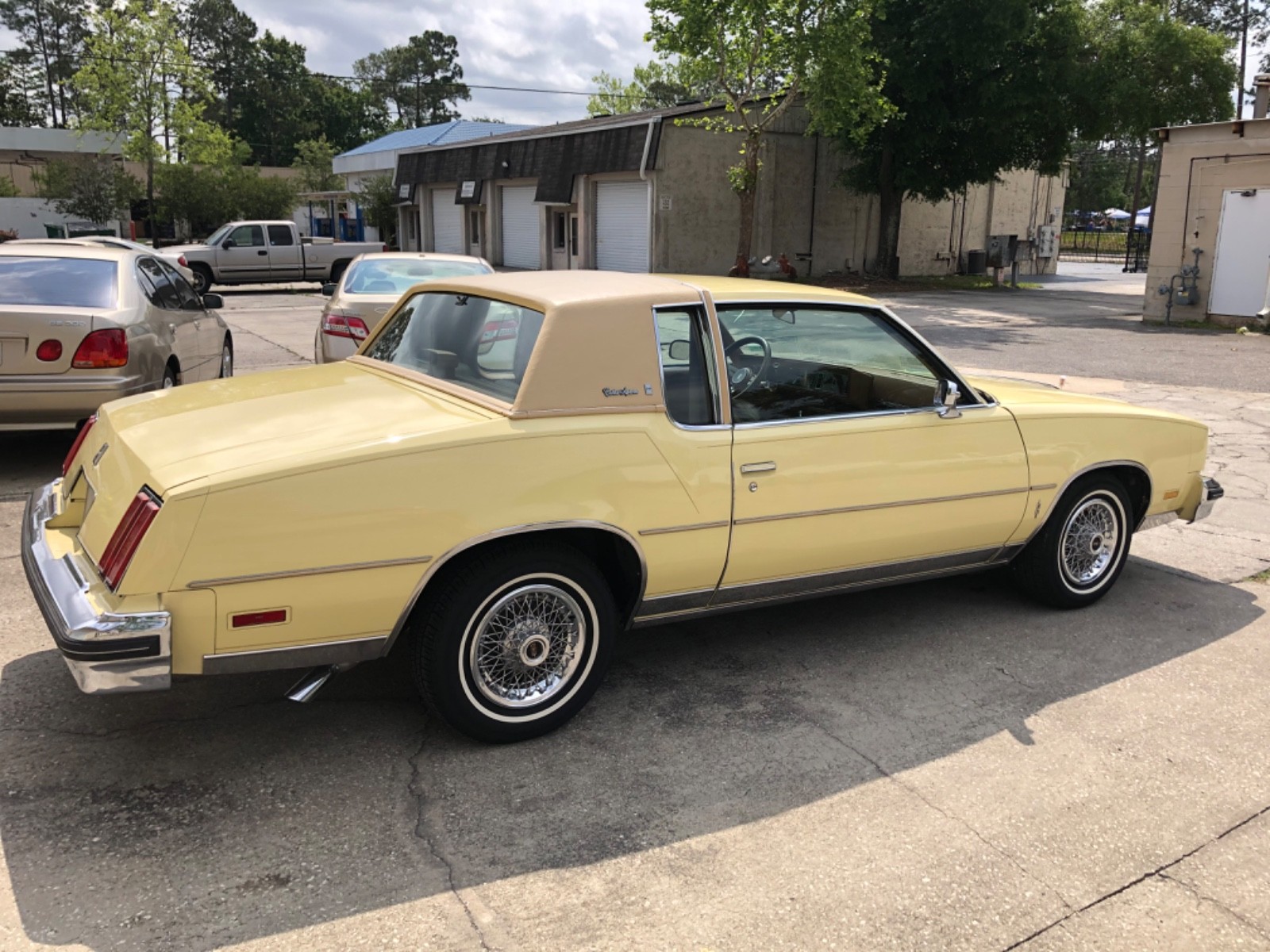 Oldsmobile-Cutlass-1979-Coupe-3