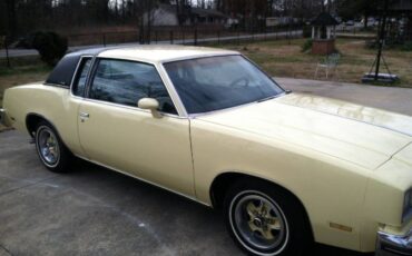 Oldsmobile-Cutlass-1979-Yellow-2