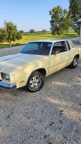Oldsmobile-Cutlass-1979-Yellow-5