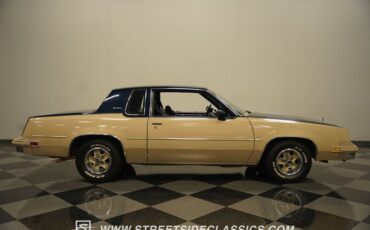 Oldsmobile-Cutlass-1981-Blue-Blue-16
