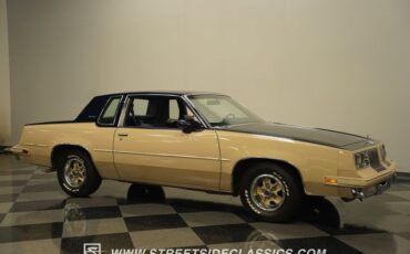 Oldsmobile-Cutlass-1981-Blue-Blue-17