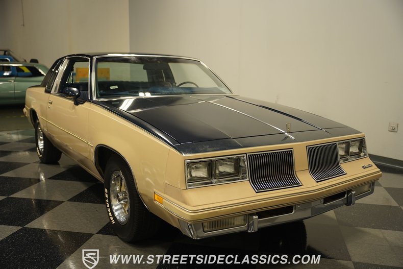 Oldsmobile-Cutlass-1981-Blue-Blue-19