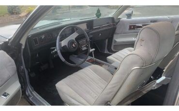 Oldsmobile-Cutlass-1982-charcoal-gray-3